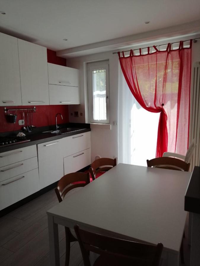 Casa Vittoria Apartment Dervio Luaran gambar