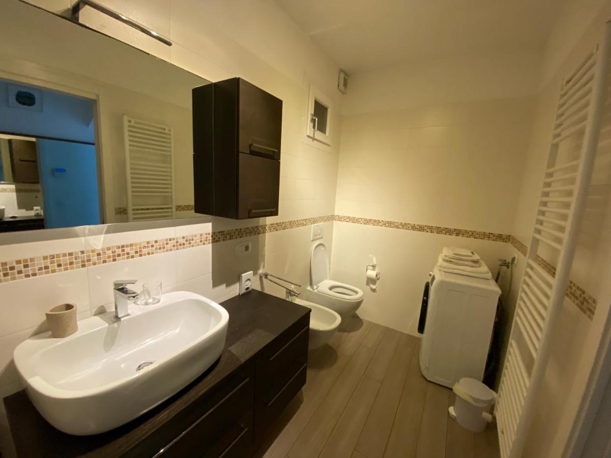 Casa Vittoria Apartment Dervio Luaran gambar
