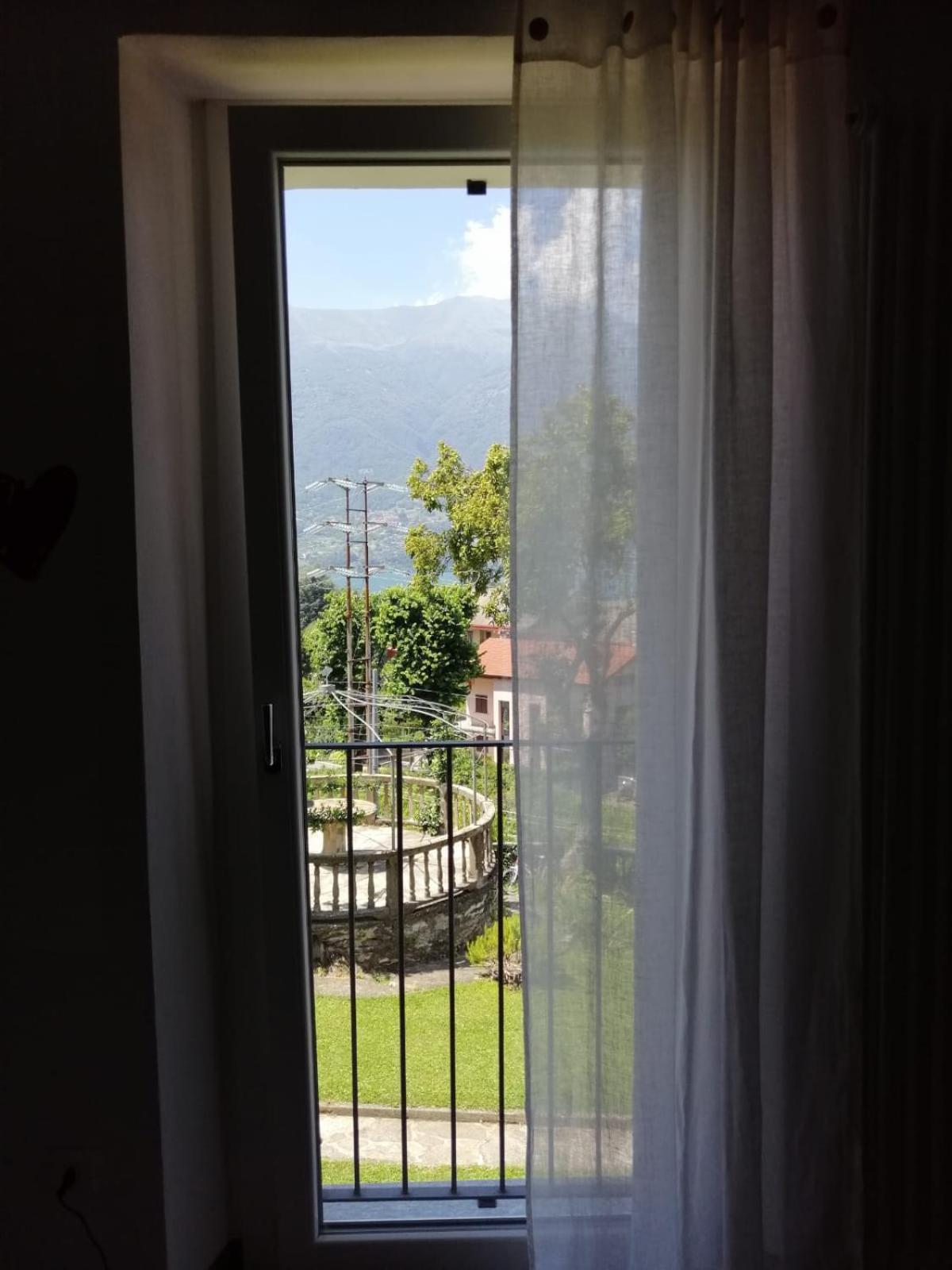 Casa Vittoria Apartment Dervio Luaran gambar
