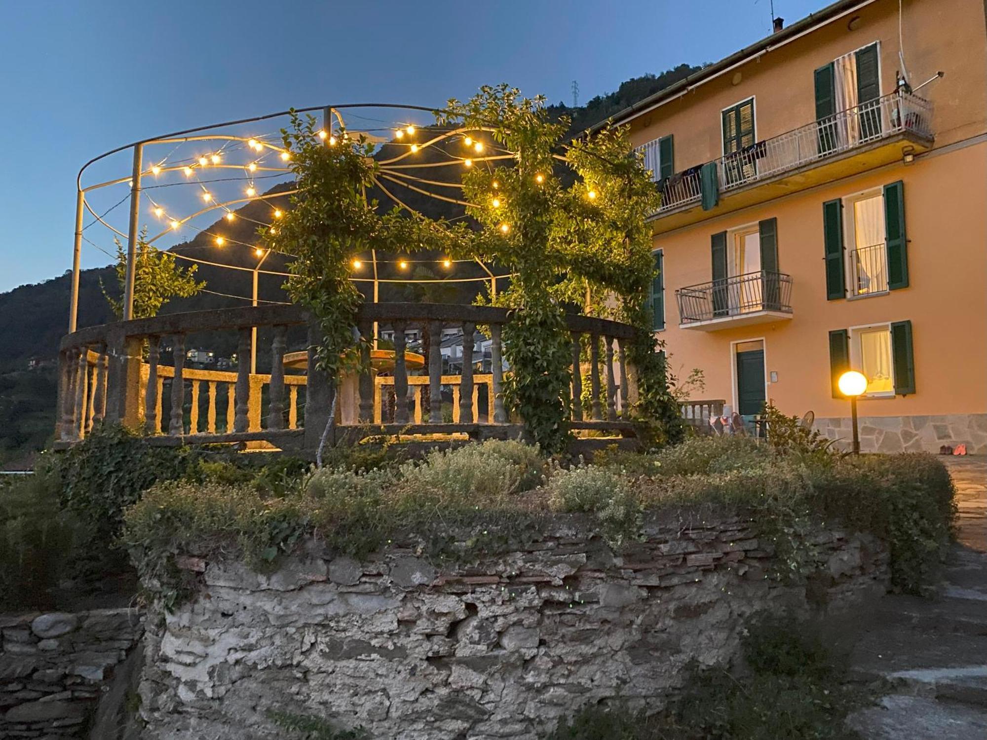 Casa Vittoria Apartment Dervio Luaran gambar